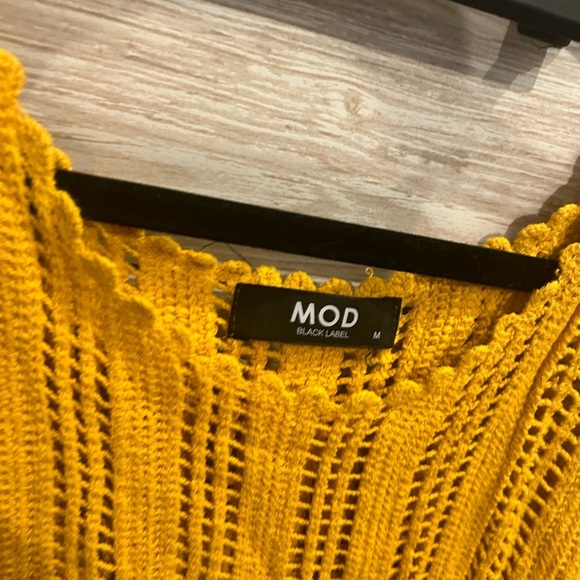 MOD CONCERT NIGHTS KNIT TANK IN PRIMROSE YELLOW - Picture 4 of 4